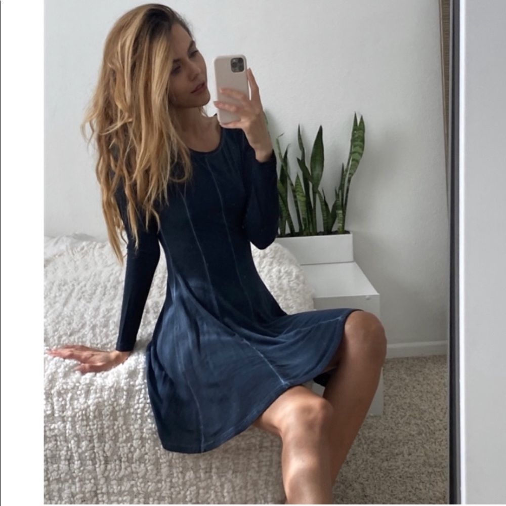 Stretchy Navy Fit and Flare Dress! 💙